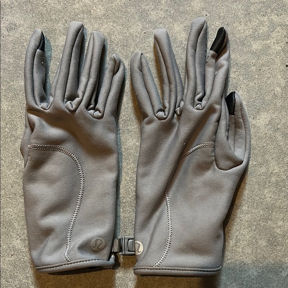 Lululemon gloves - Picture 1 of 3